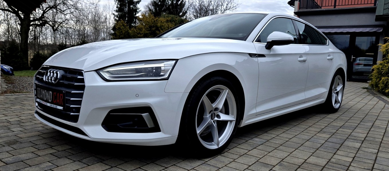 Audi A5 2020 - bok