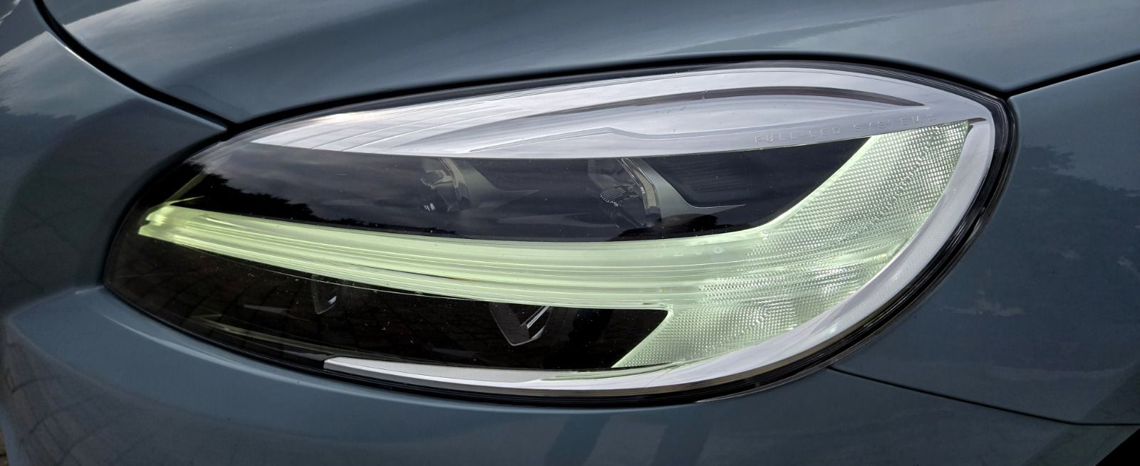 Volvo V40 D2 Geartronic Momentum 2018 - detal 12