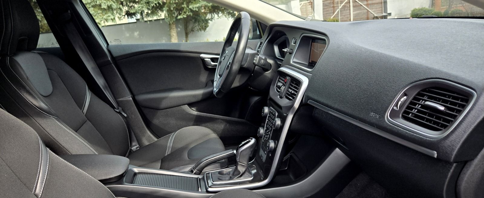 Volvo V40 D2 Geartronic Momentum 2018 - detal 17