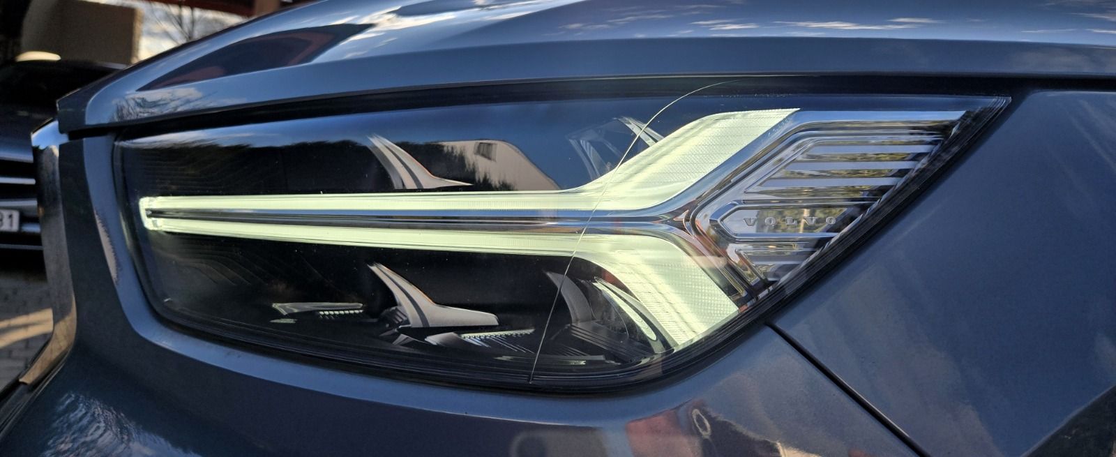 Volvo Xc 40 T3 Momentum Pro 2019 - bok