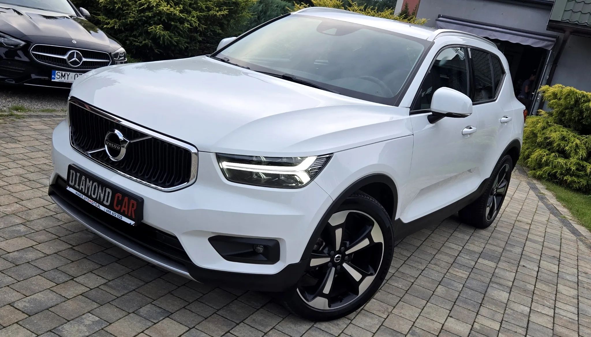 Volvo Xc 40 T3 Momentum Pro 2021 - przód/bok