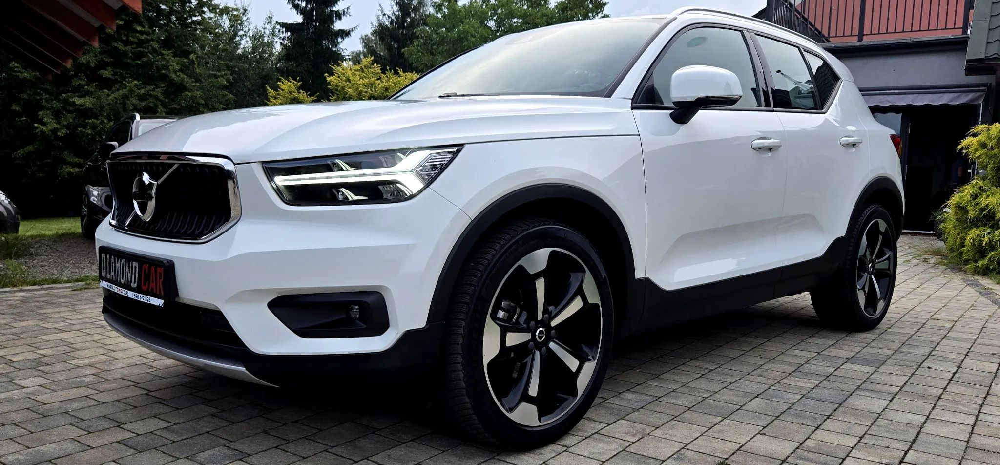 Volvo Xc 40 T3 Momentum Pro 2021 - bok