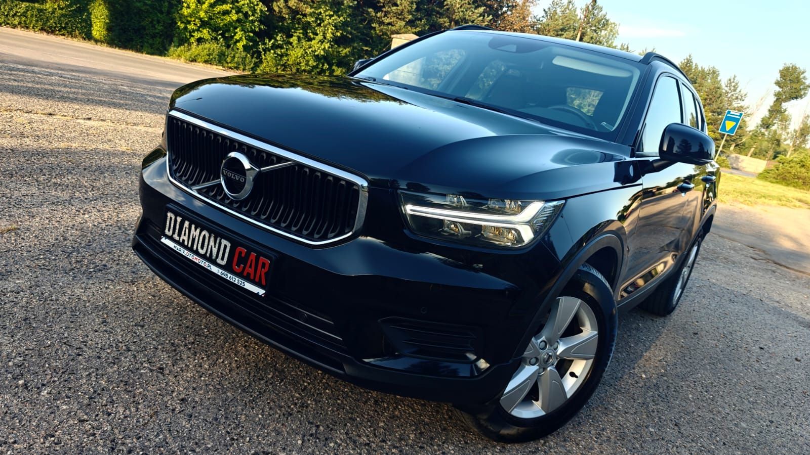 Volvo Xc 40 T3 Momentum 2022 - przód/bok