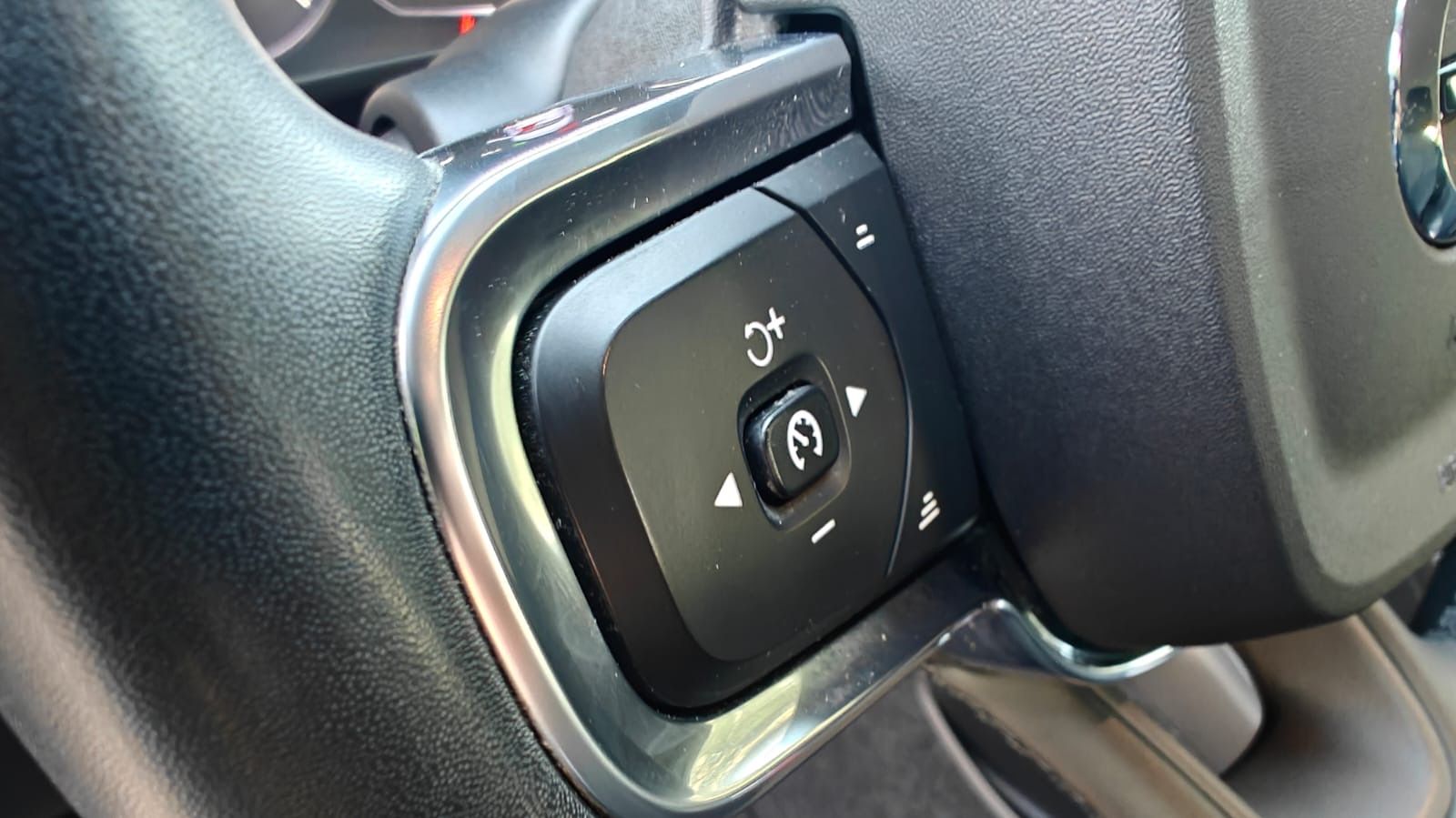 Volvo Xc 40 T3 Momentum 2022 - detal 25