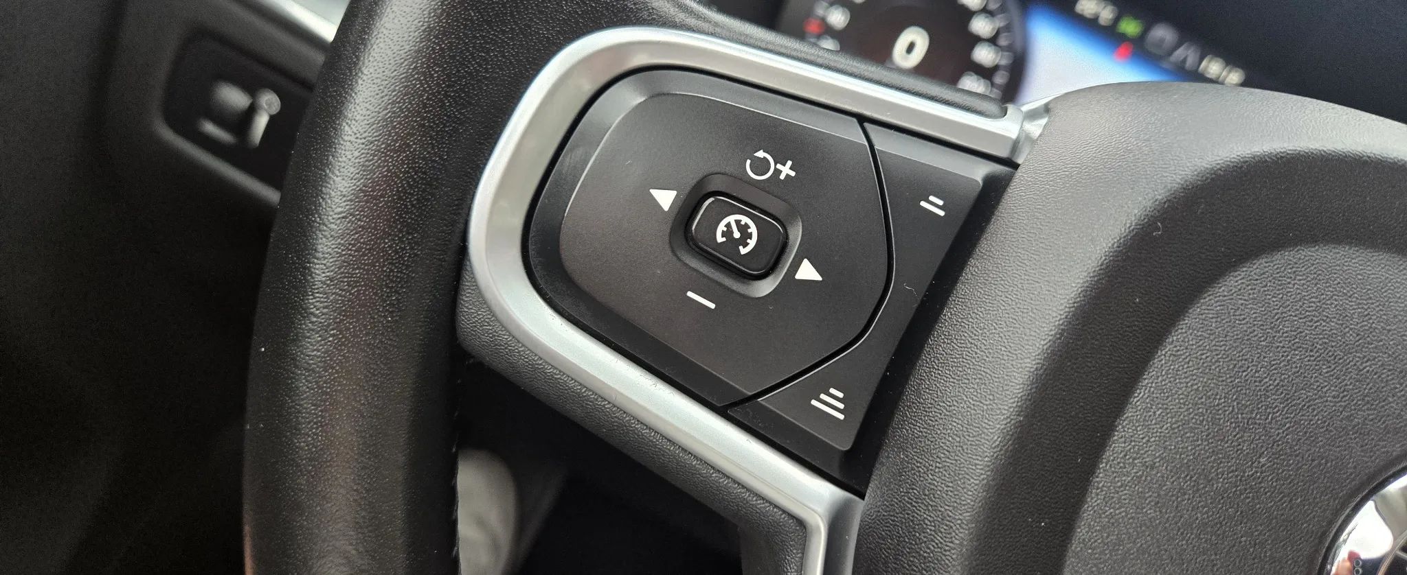 Volvo Xc 60 D4 Momentum Pro 2018 - detal 22