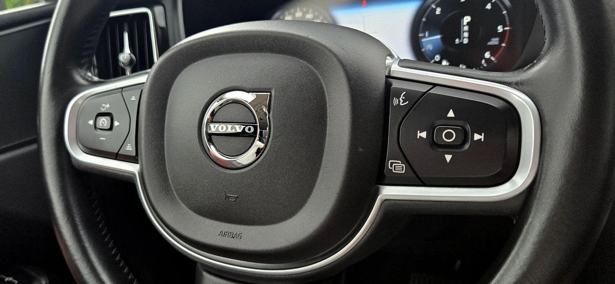Volvo Xc 60 D4 Momentum Pro 2018 - detal 26