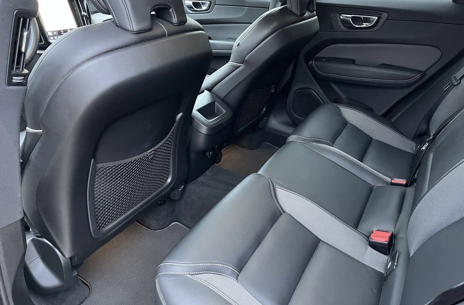 Volvo Xc 60 B4 D Ultimate Dark 2022 - detal 28